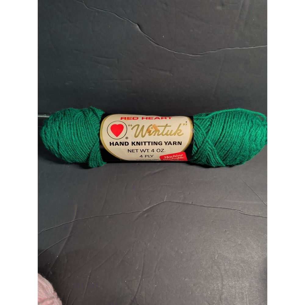 Coats & Clark's RED HEART Paddy‎ Green Knit Worsted 4 Ply Lot 1 .